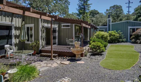 3 Oak Grove Way