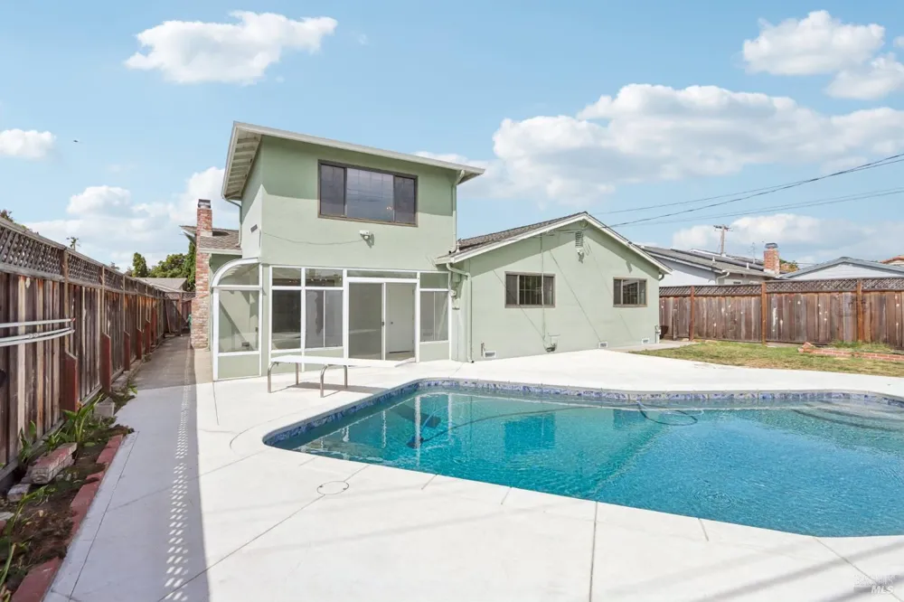 25478 Barnard Street Hayward, CA 94545