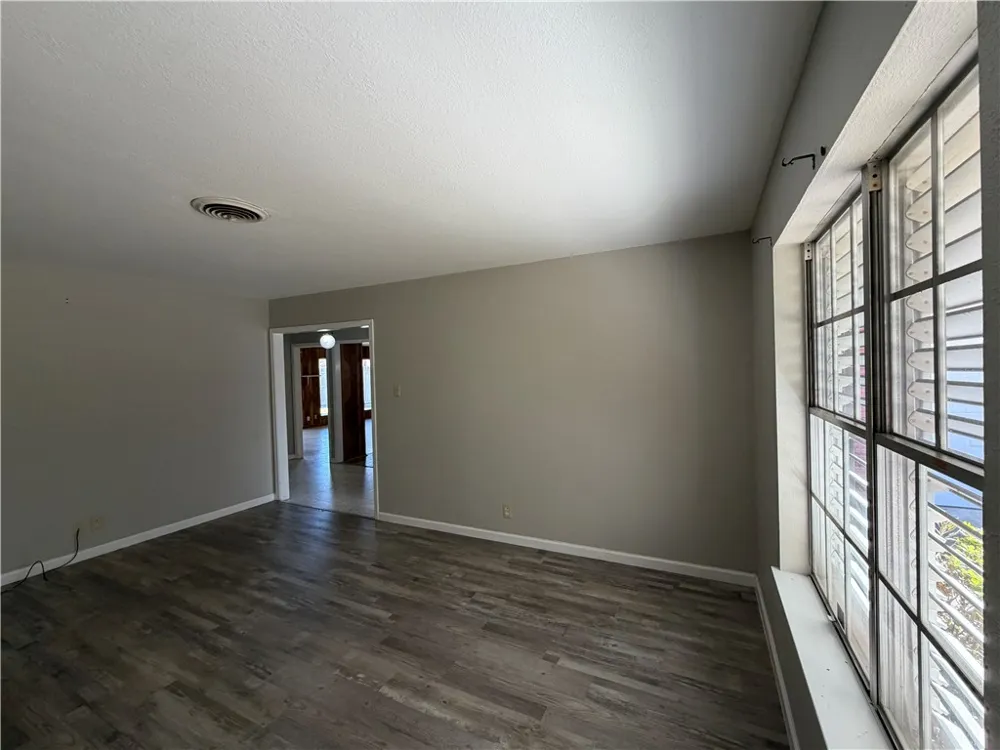 749 Burkshire Drive Corpus Christi, TX 78412