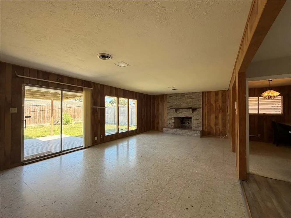 749 Burkshire Drive Corpus Christi, TX 78412