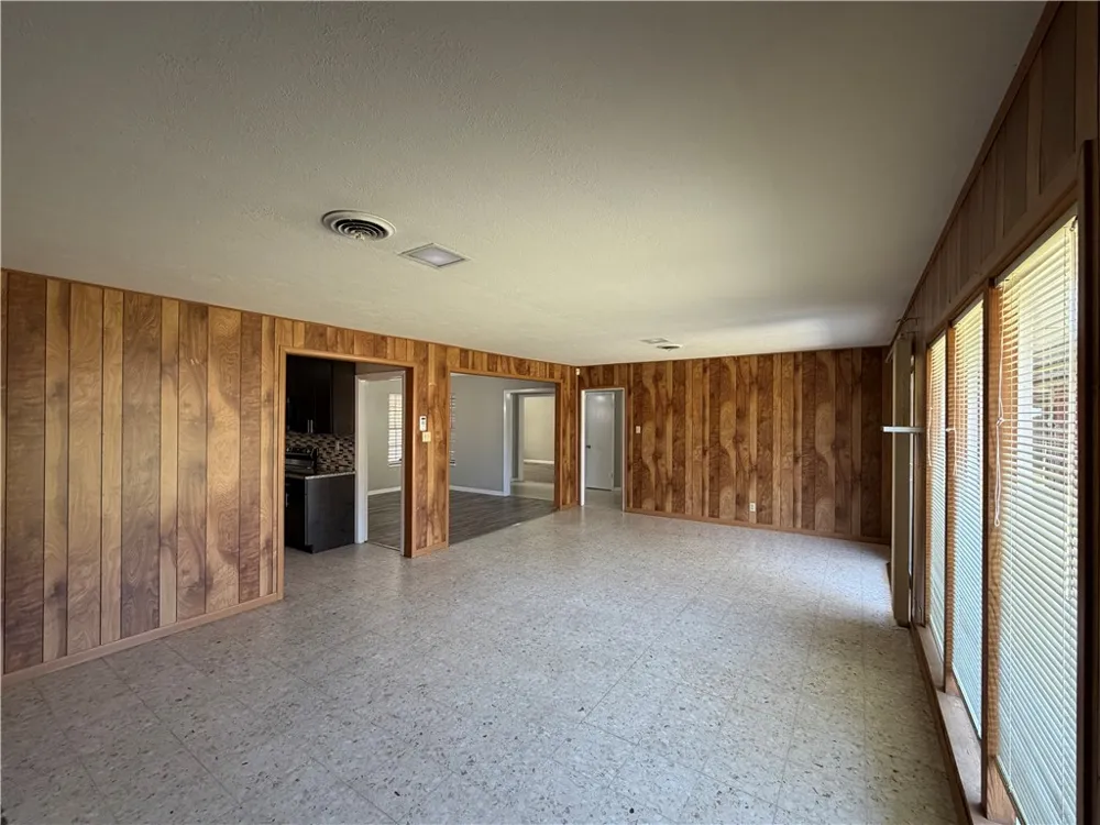 749 Burkshire Drive Corpus Christi, TX 78412