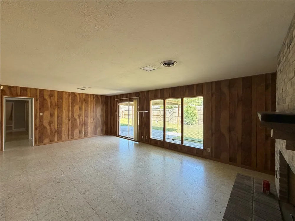 749 Burkshire Drive Corpus Christi, TX 78412