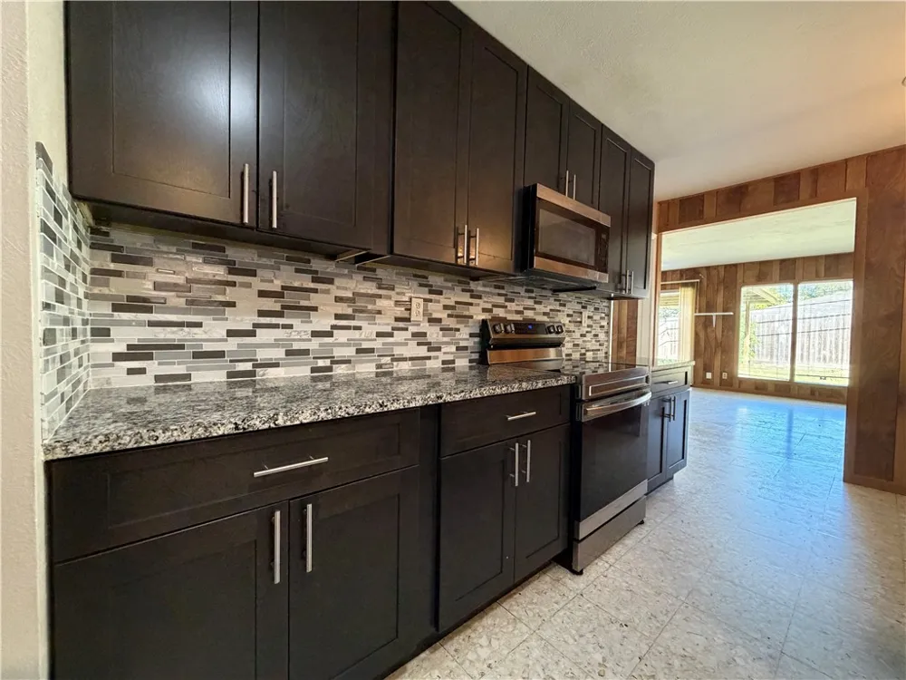 749 Burkshire Drive Corpus Christi, TX 78412