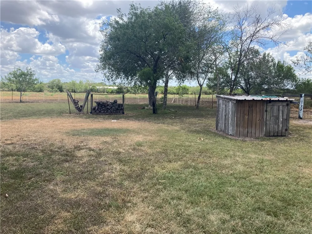 1260 W County Road 303 Orange Grove, TX 78372