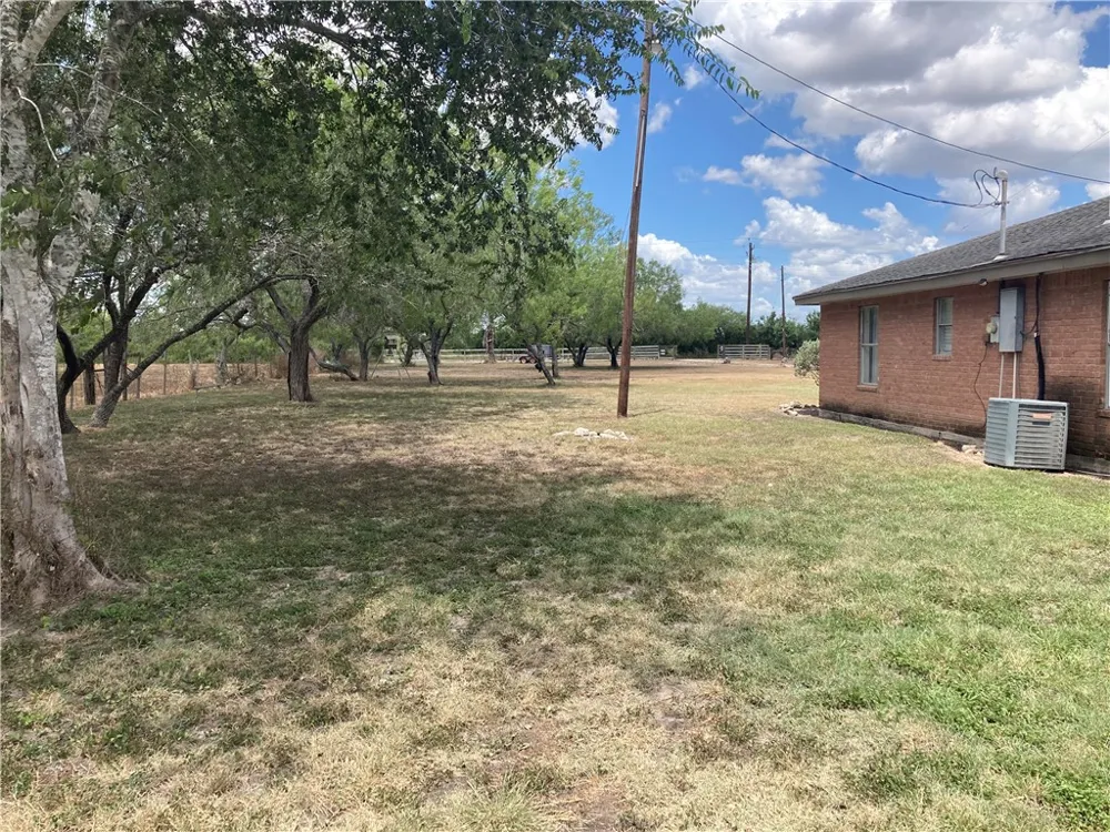 1260 W County Road 303 Orange Grove, TX 78372