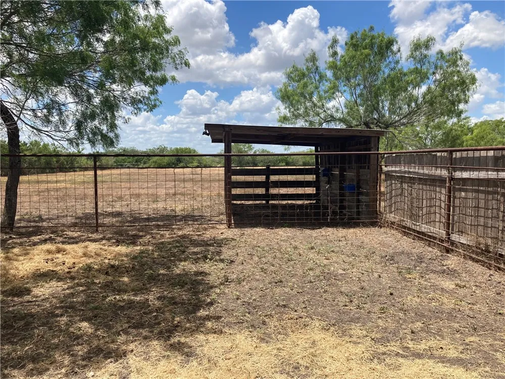 1260 W County Road 303 Orange Grove, TX 78372