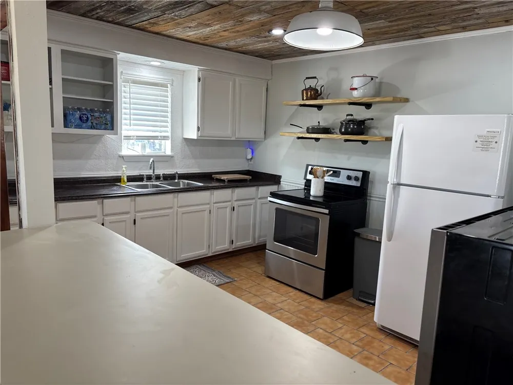 1260 W County Road 303 Orange Grove, TX 78372