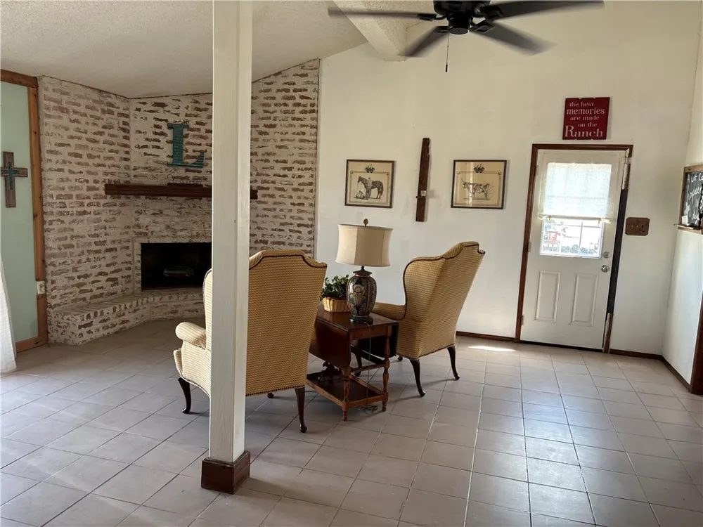 1260 W County Road 303 Orange Grove, TX 78372