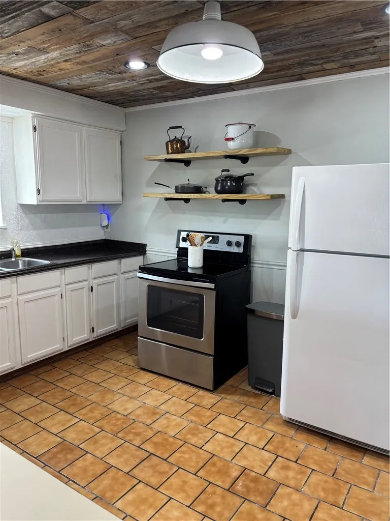 1260 W County Road 303 Orange Grove, TX 78372