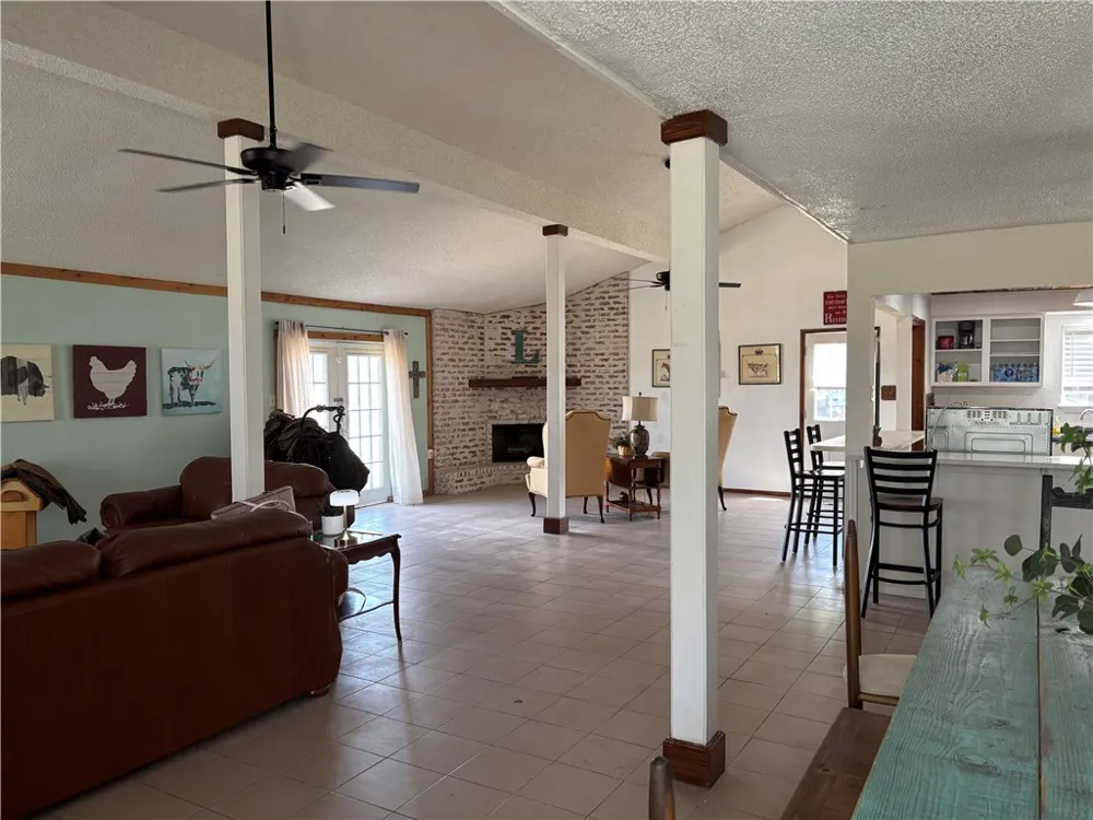 1260 W County Road 303 Orange Grove, TX 78372