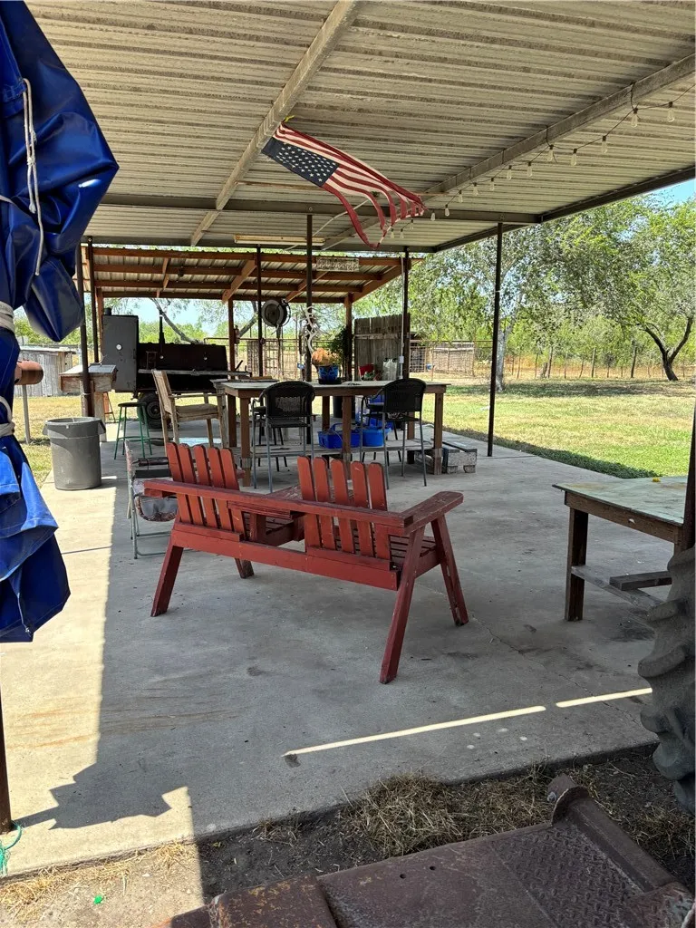 1260 W County Road 303 Orange Grove, TX 78372