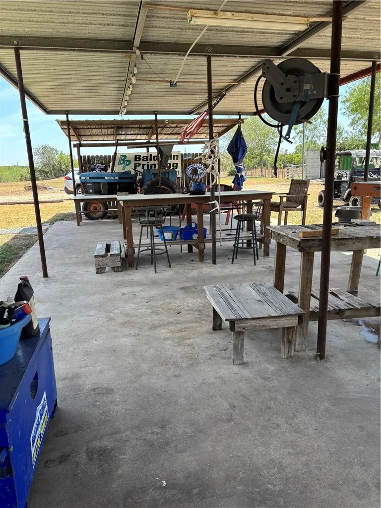 1260 W County Road 303 Orange Grove, TX 78372