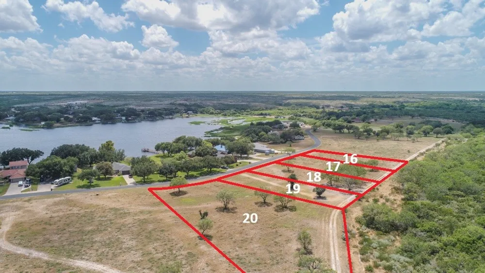 17 Lakeshore Drive Sandia, TX 78383
