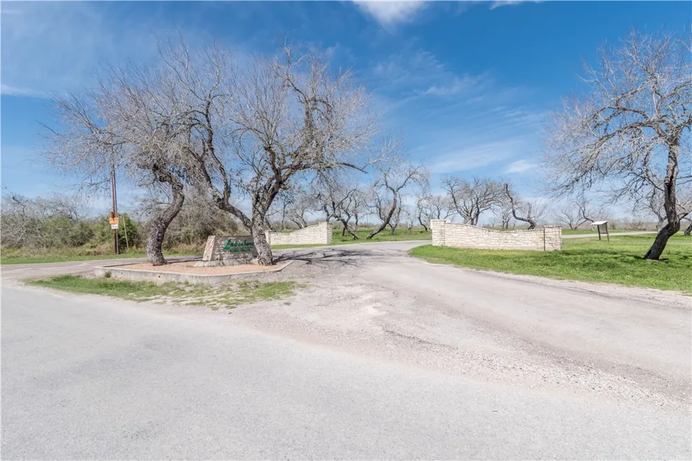 19 Lakeshore Drive Sandia, TX 78383