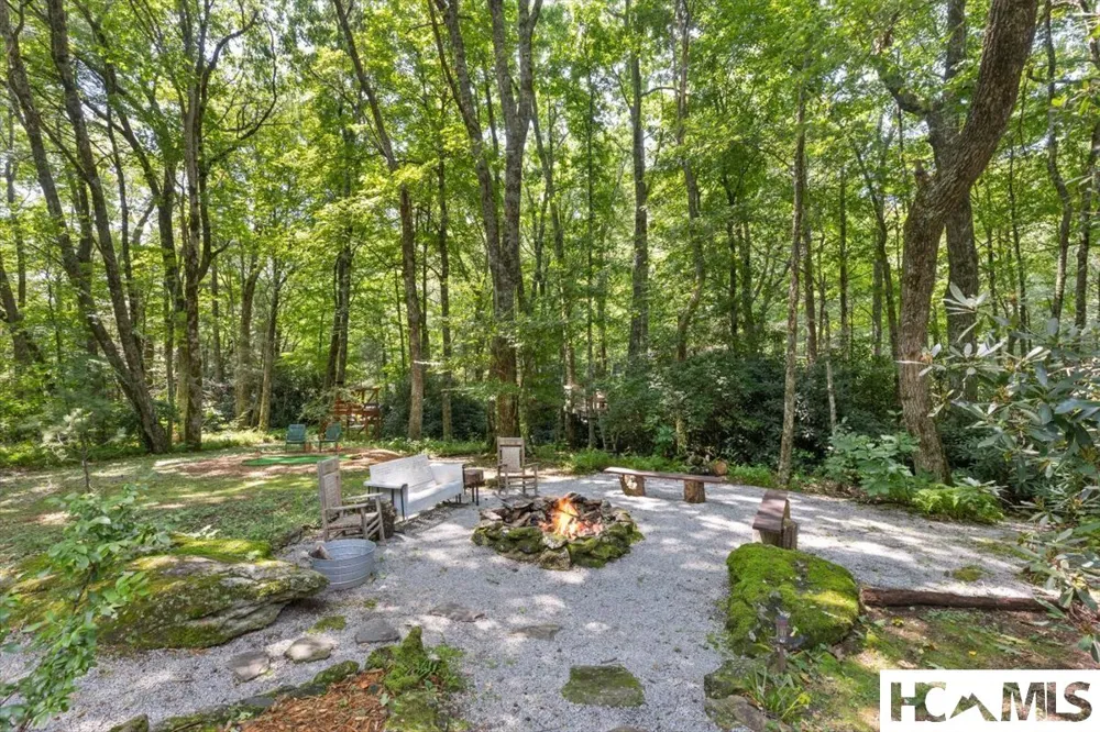 289 Apple Mountain Circle Highlands, NC 28741