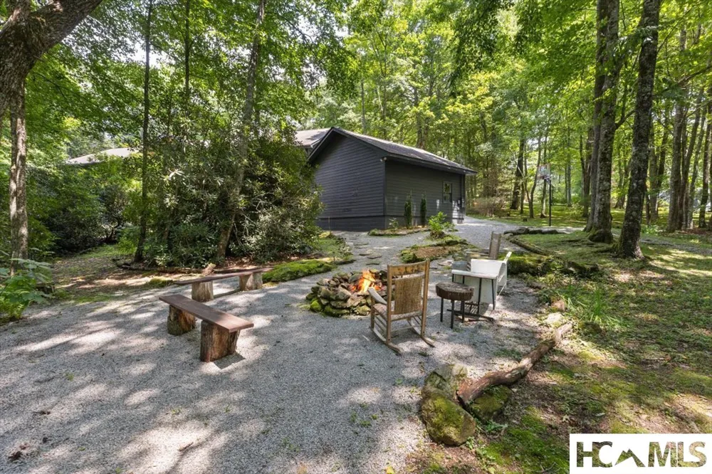 289 Apple Mountain Circle Highlands, NC 28741