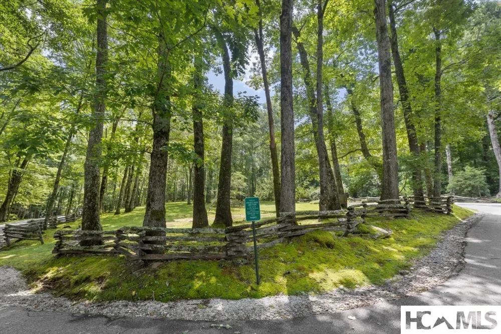 289 Apple Mountain Circle Highlands, NC 28741