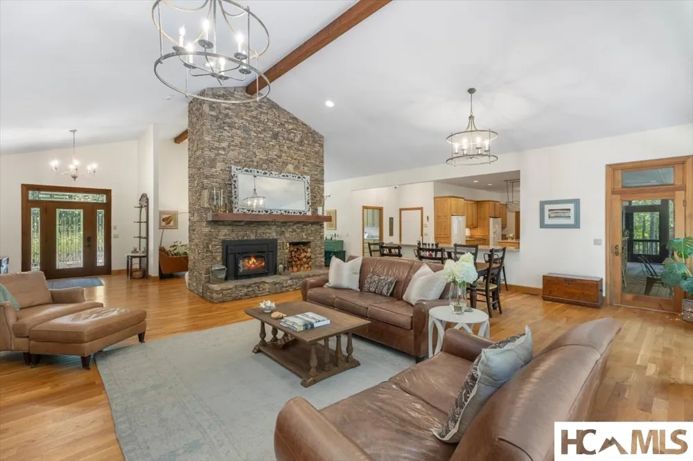 289 Apple Mountain Circle Highlands, NC 28741