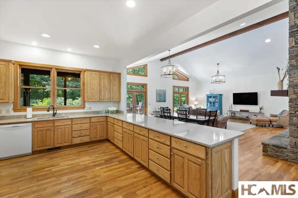 289 Apple Mountain Circle Highlands, NC 28741