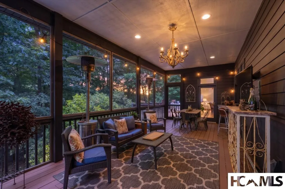 289 Apple Mountain Circle Highlands, NC 28741