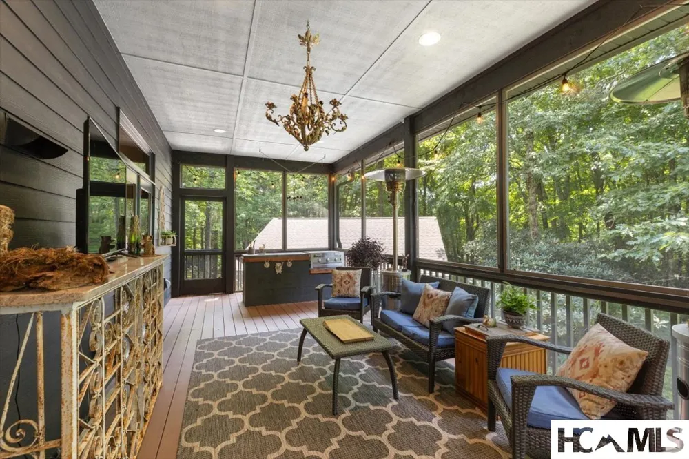 289 Apple Mountain Circle Highlands, NC 28741
