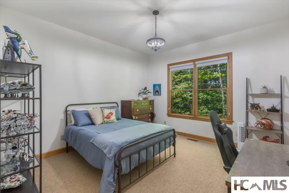 289 Apple Mountain Circle Highlands, NC 28741