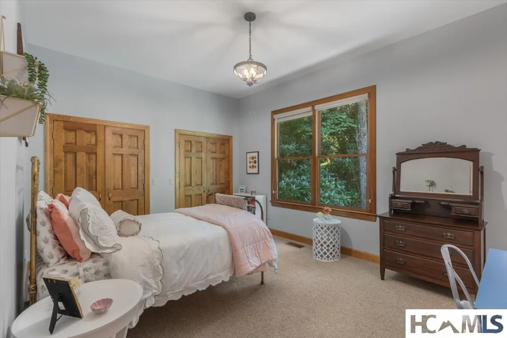 289 Apple Mountain Circle Highlands, NC 28741