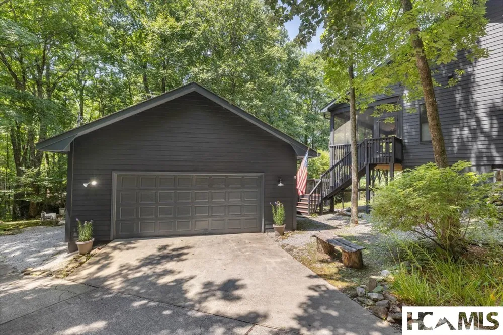 289 Apple Mountain Circle Highlands, NC 28741