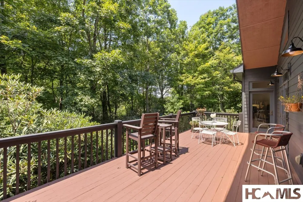 289 Apple Mountain Circle Highlands, NC 28741