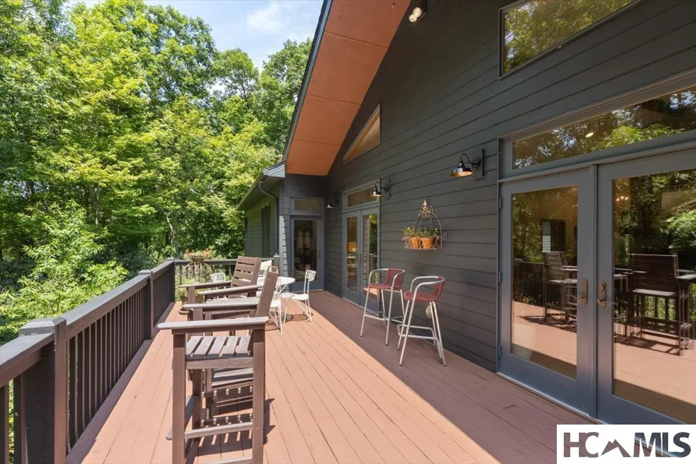 289 Apple Mountain Circle Highlands, NC 28741