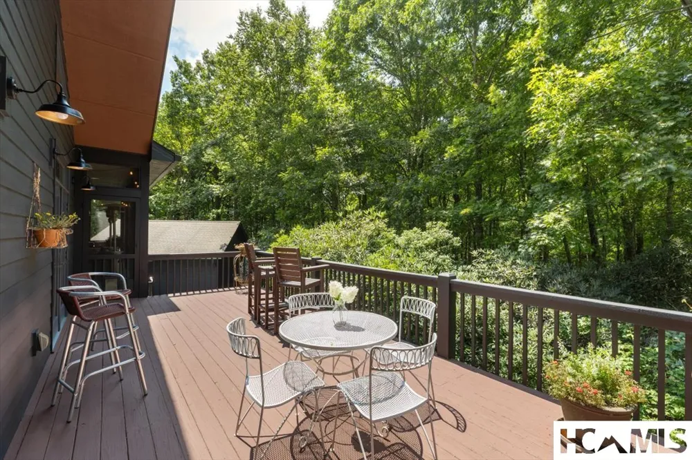 289 Apple Mountain Circle Highlands, NC 28741