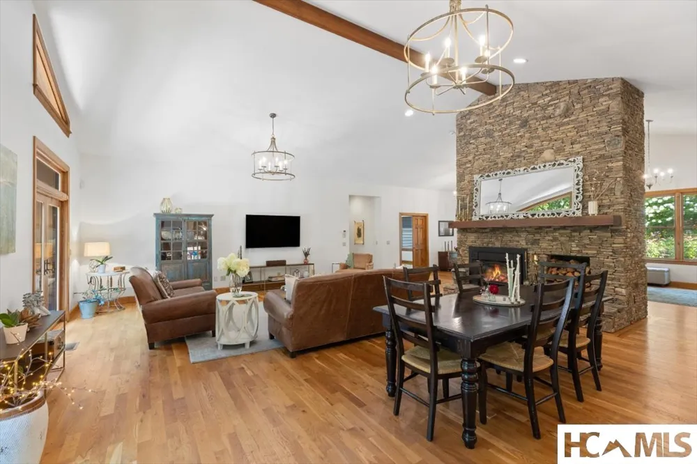 289 Apple Mountain Circle Highlands, NC 28741