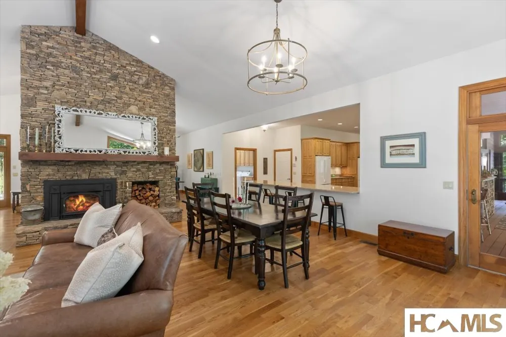 289 Apple Mountain Circle Highlands, NC 28741