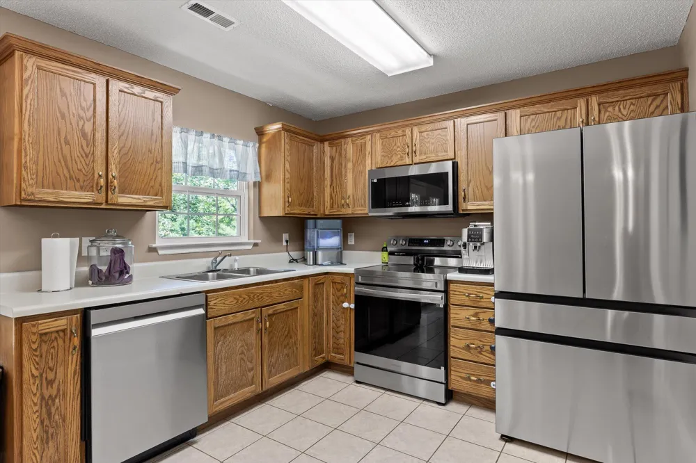 1999 Hardwood Lane Soddy Daisy, TN 37379