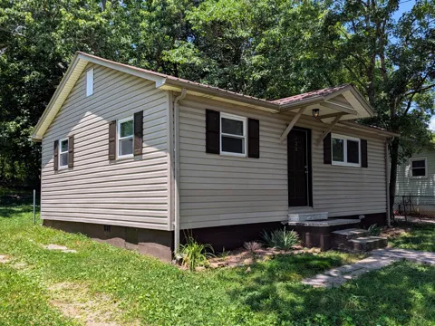 125 NE Dixie Drive NE