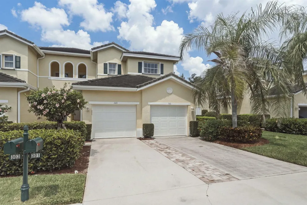 301 Southstar Drive #1304 Fort Pierce, FL 34949