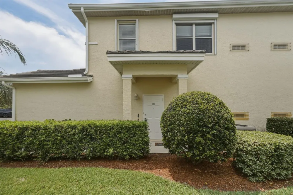 301 Southstar Drive #1304 Fort Pierce, FL 34949