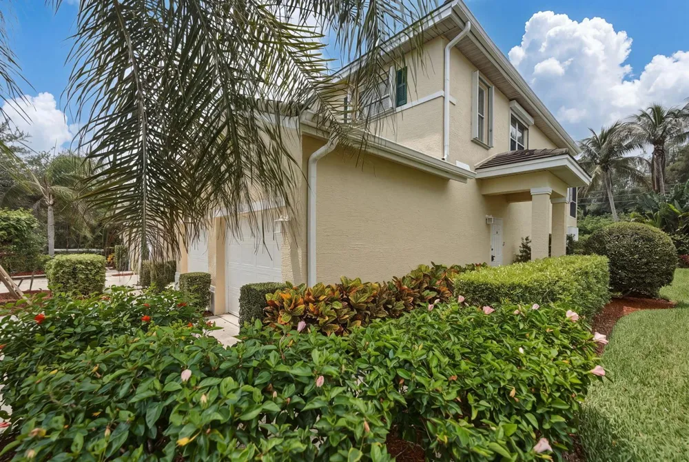 301 Southstar Drive #1304 Fort Pierce, FL 34949