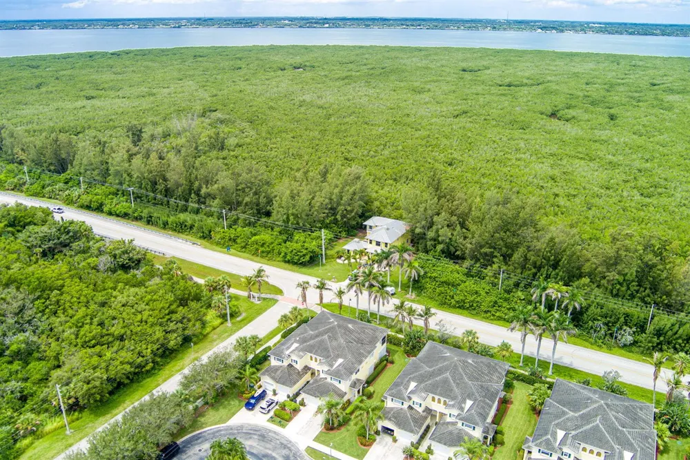 301 Southstar Drive #1304 Fort Pierce, FL 34949
