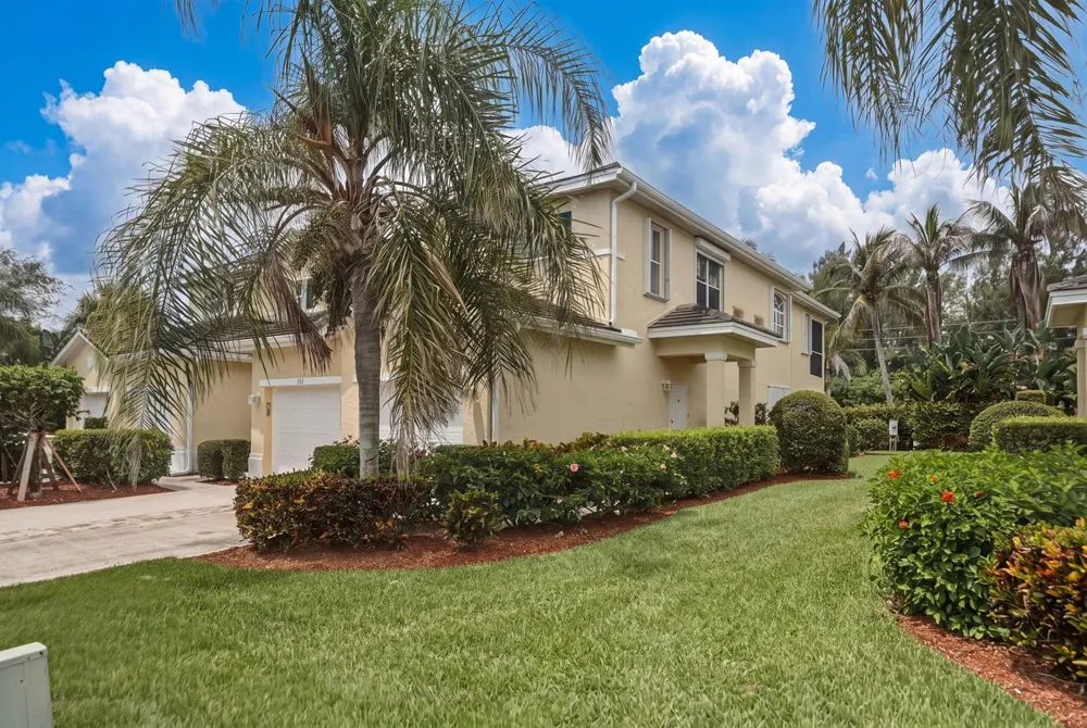 301 Southstar Drive #1304 Fort Pierce, FL 34949