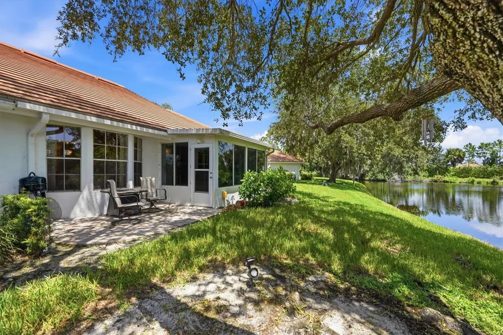 6892 APPROACH ROAD #40 Sarasota, FL 34238