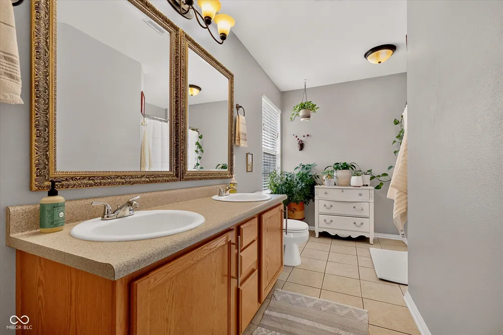 4717 Nyla Court Westfield, IN 46062