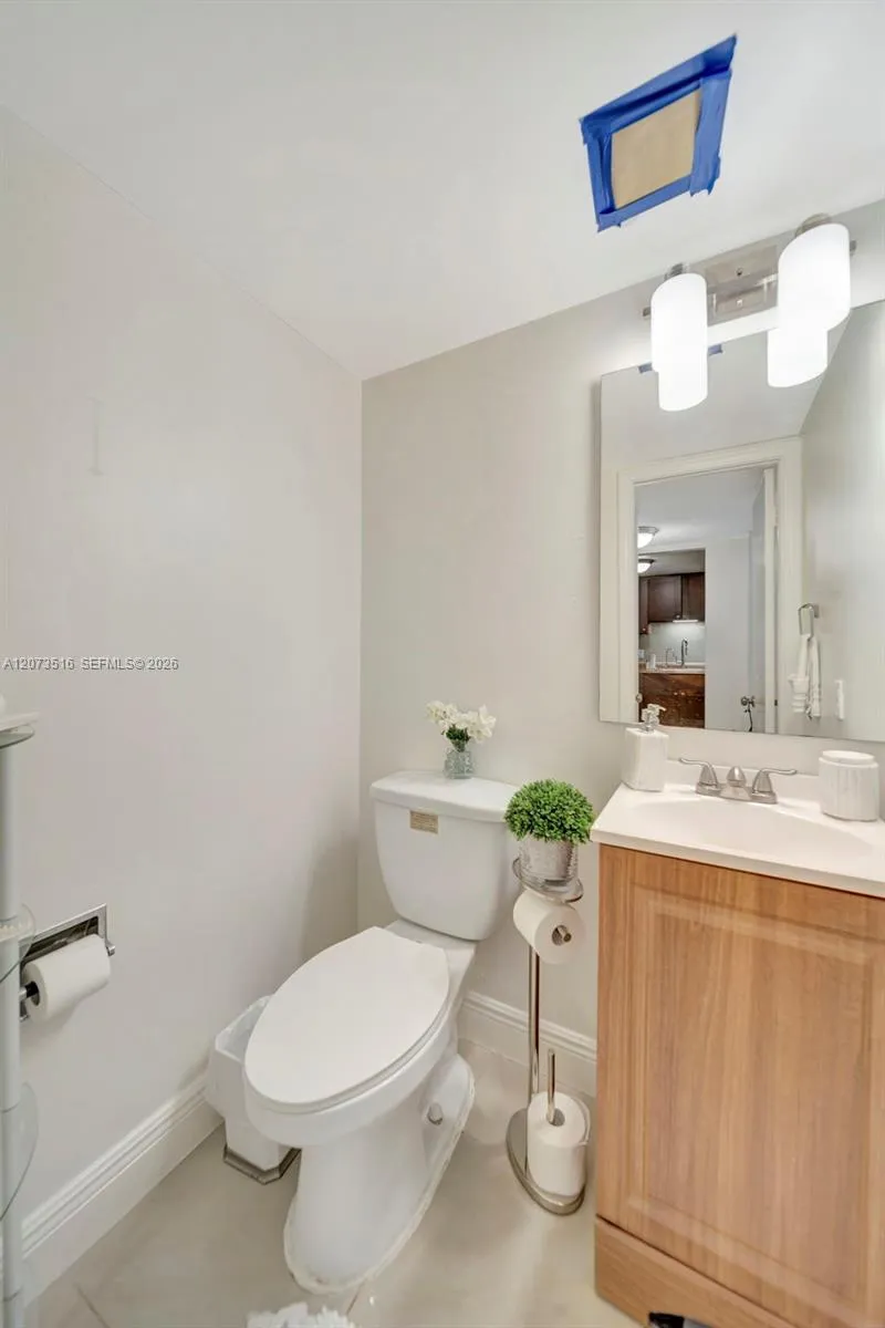1801 S Ocean Dr #241 Hallandale Beach, FL 33009