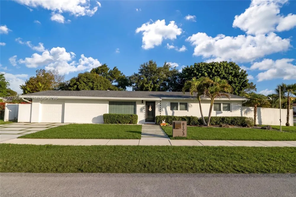 8123 SW 95th Ct Miami, FL 33173