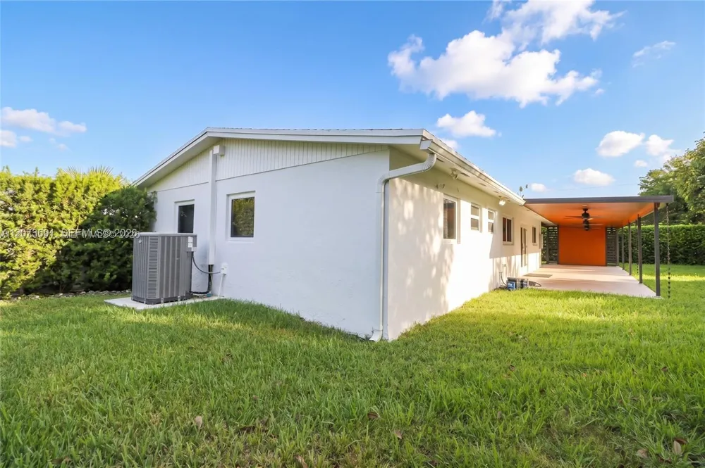 8123 SW 95th Ct Miami, FL 33173