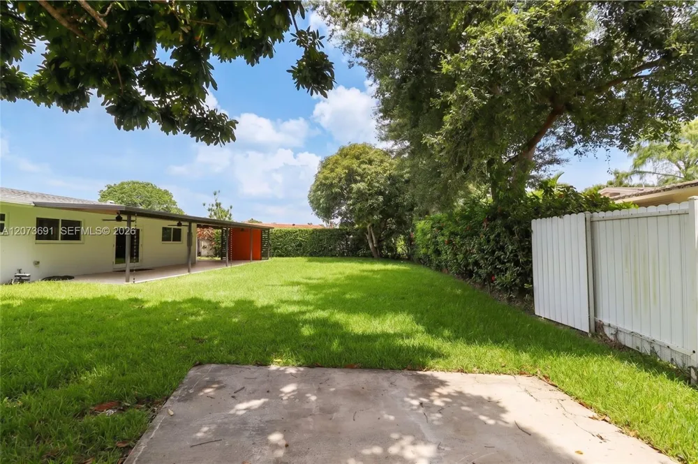 8123 SW 95th Ct Miami, FL 33173