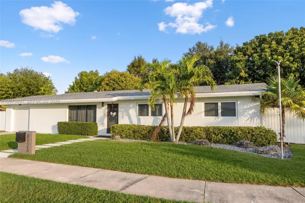 8123 SW 95th Ct Miami, FL 33173