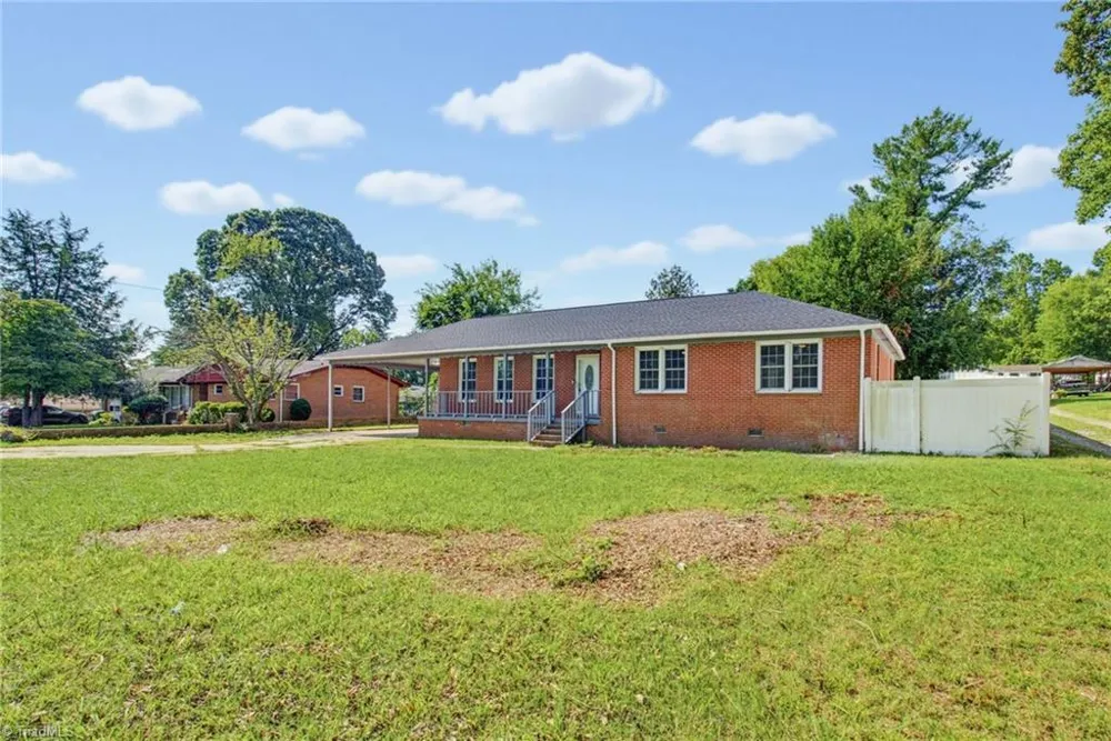 1416 Lynwood Terrace High Point, NC 27265