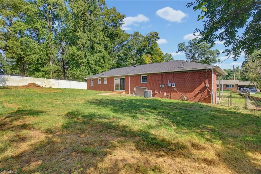 1416 Lynwood Terrace High Point, NC 27265