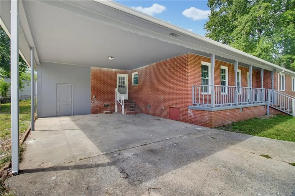 1416 Lynwood Terrace High Point, NC 27265
